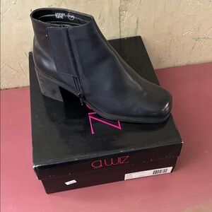 Black Leather Ankle Boot - Side-Zip Block Heel